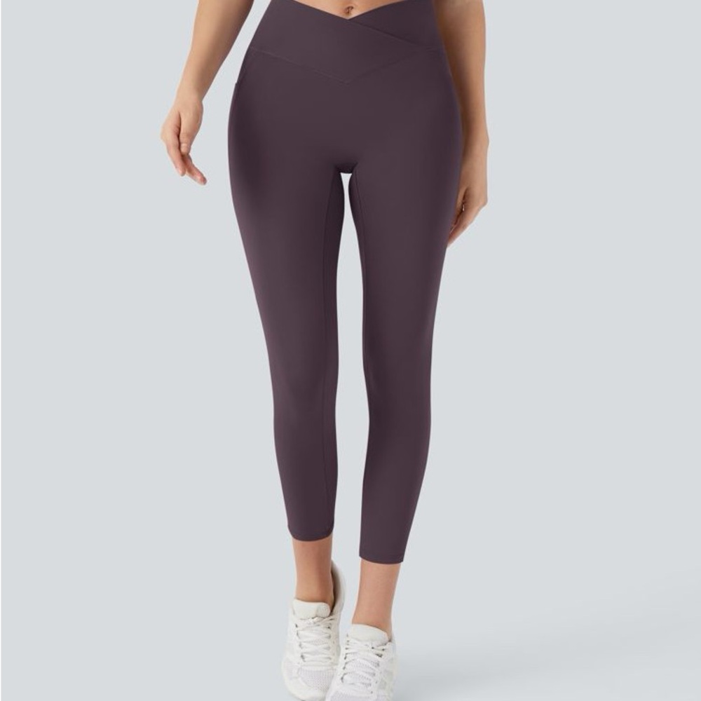 Halara Softlyzero™ High Waisted Crossover Pocket Capri Yoga Leggings- 7/8 length